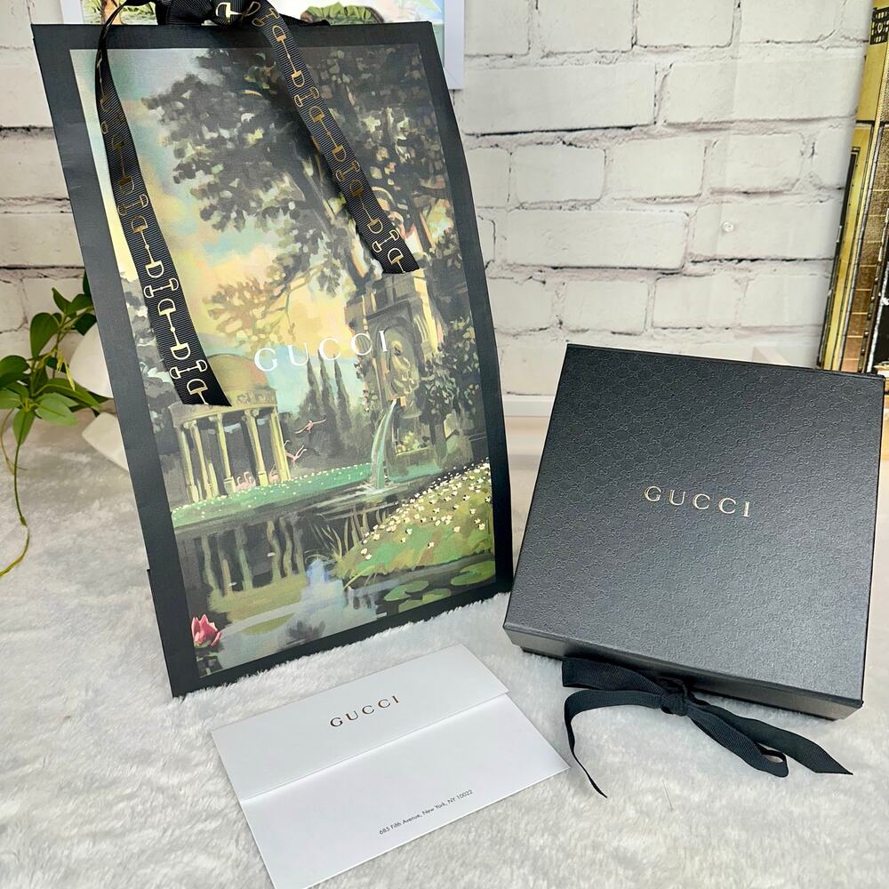 GUCCI GG print Box, Beautiful RARE shopping bag AND envelope gift set